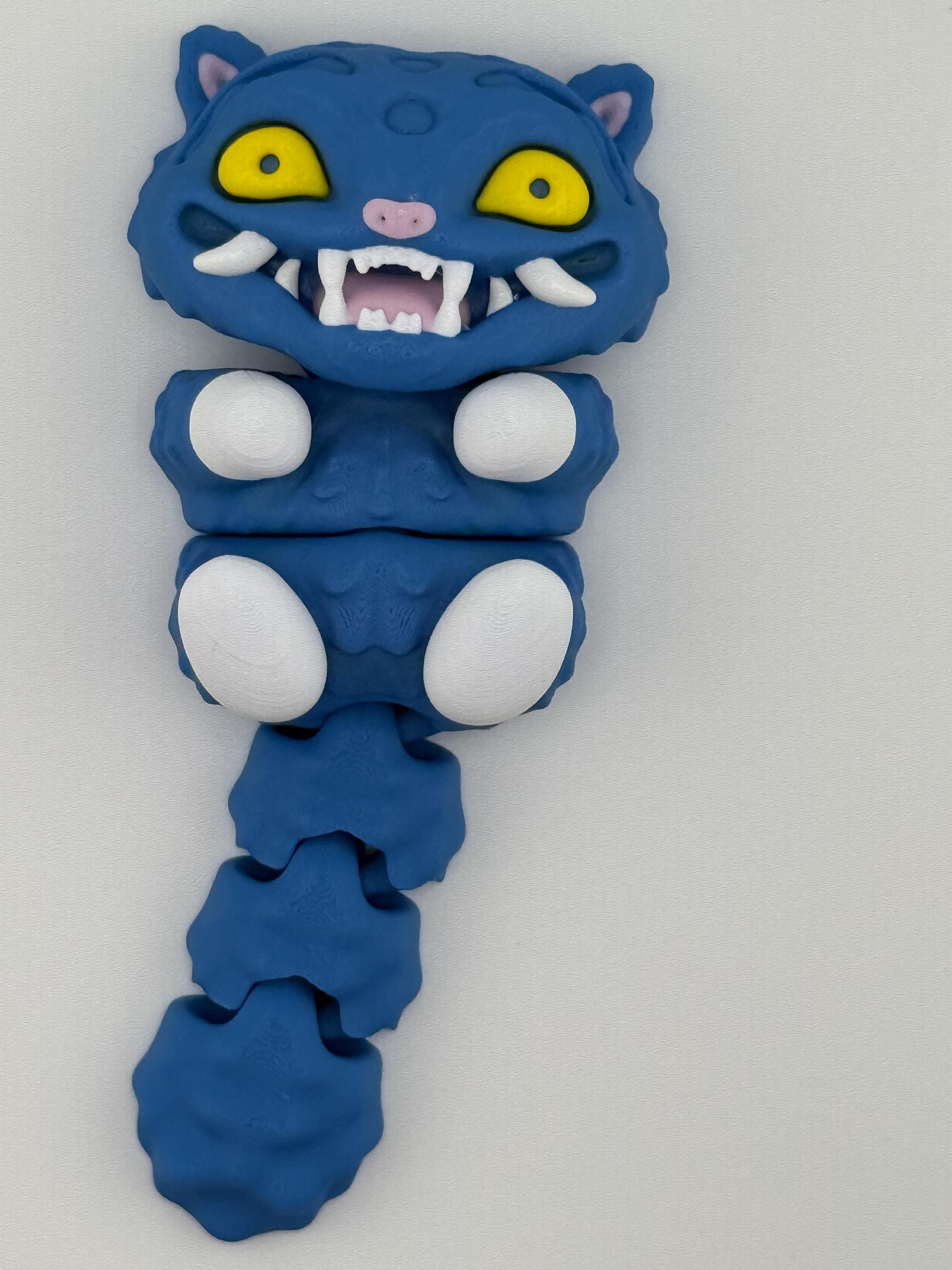 Derpy Tiger – Articulated Demon Pet Toy | Kpop Demon Hunters Collectible Figure | Poseable Anime-Inspired Desk Buddy