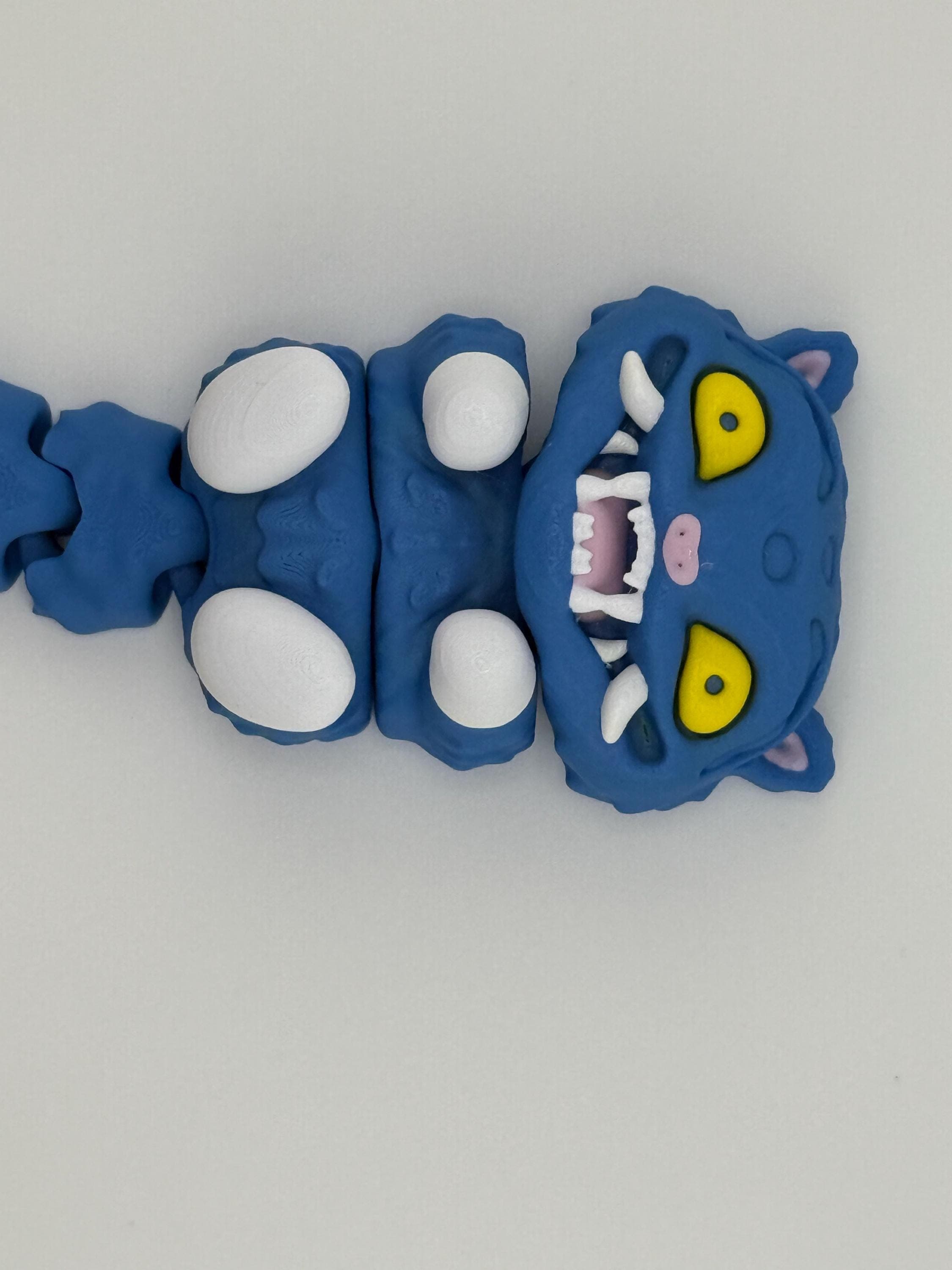 Derpy Tiger – Articulated Demon Pet Toy | Kpop Demon Hunters Collectible Figure | Poseable Anime-Inspired Desk Buddy